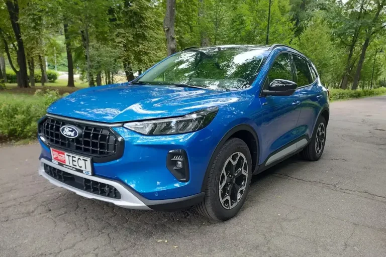 Тест Ford Kuga Active X: практичний сім'янин